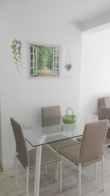 Apartamento Jardin De Ayora Valenza Esterno foto